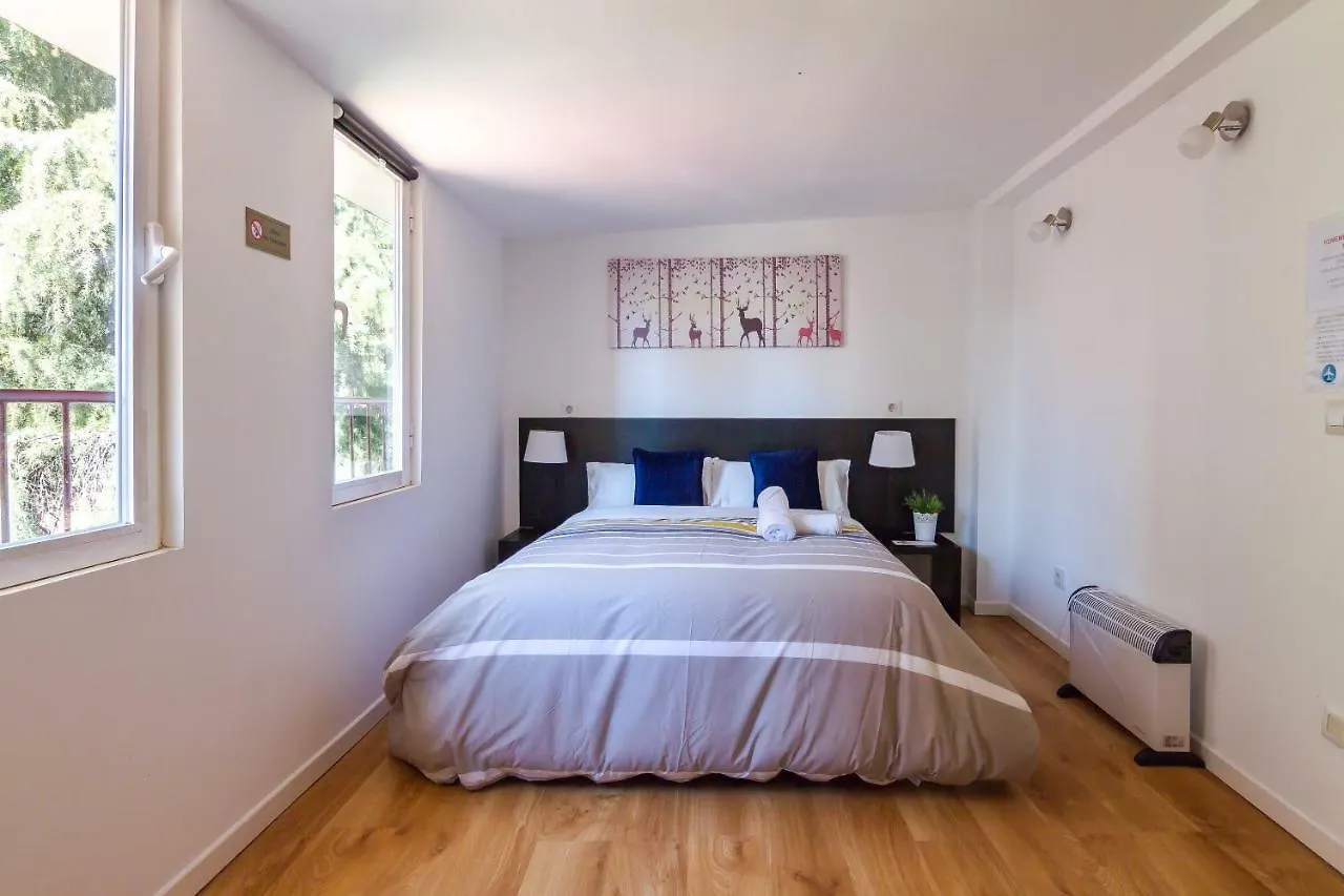 Ayz Javier Cabrini - Auto Check-In Property Madrid Guest house