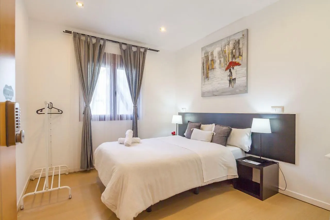 Ayz Javier Cabrini - Auto Check-In Property Madrid 2*,