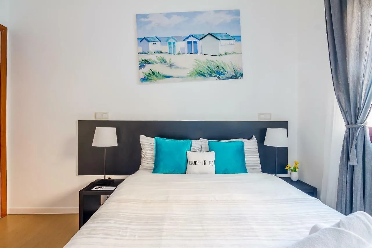 Ayz Javier Cabrini - Auto Check-In Property Madrid Guest house