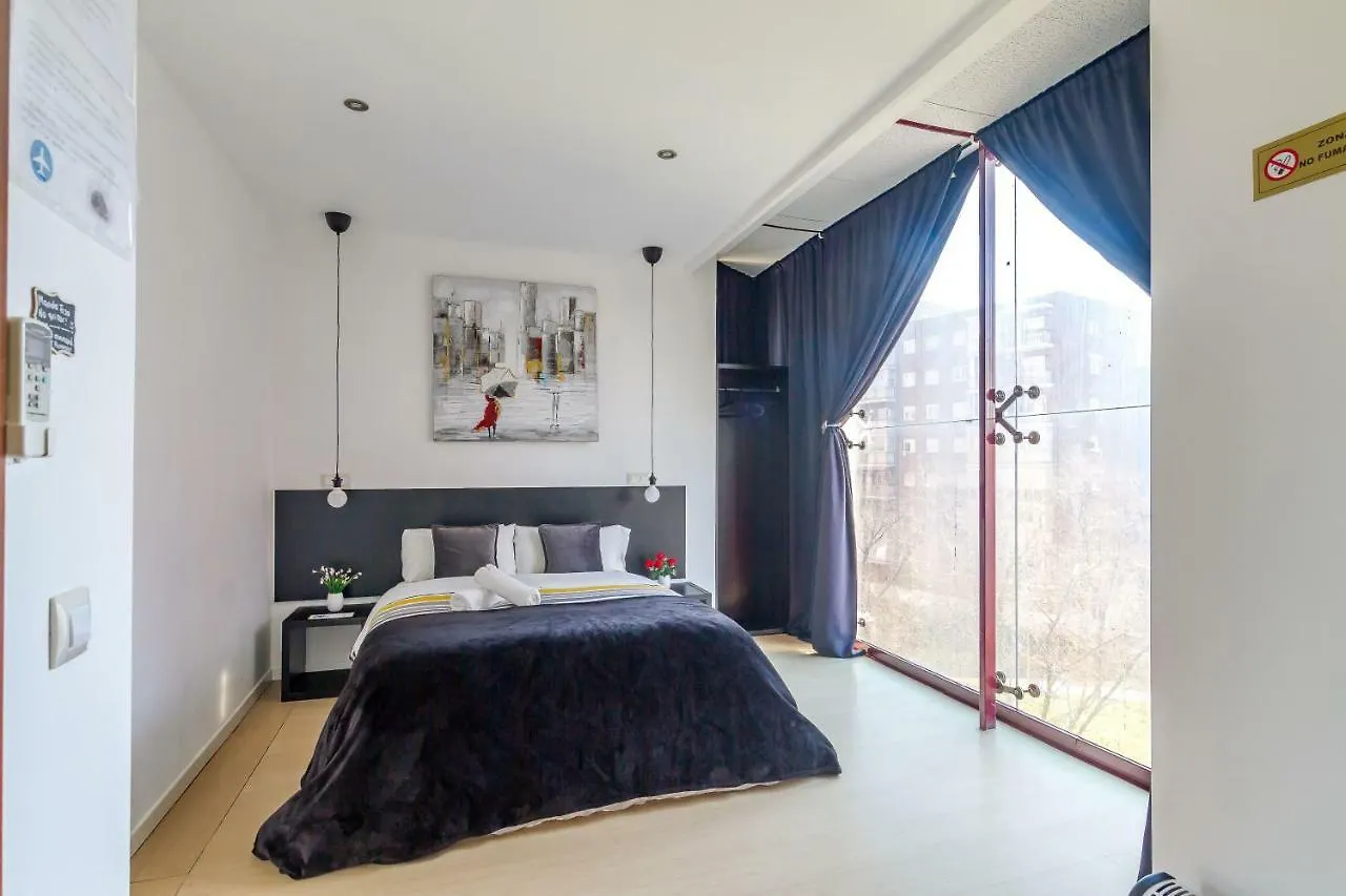 Pensjonat Ayz Javier Cabrini - Auto Check-In Property Madryt