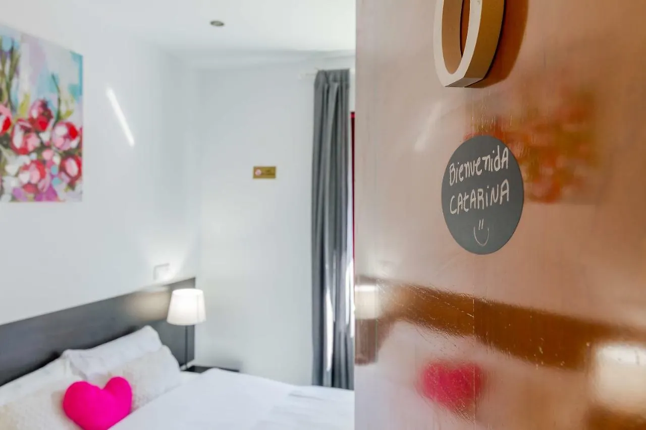 Ayz Javier Cabrini - Auto Check-In Property Madrid 2*,