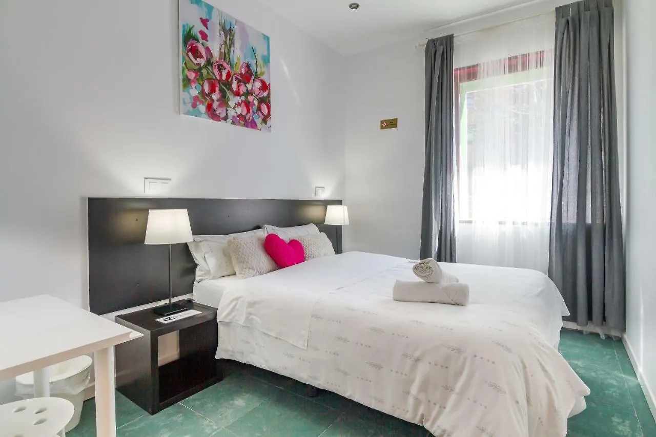 Ayz Javier Cabrini - Auto Check-In Property Madrid