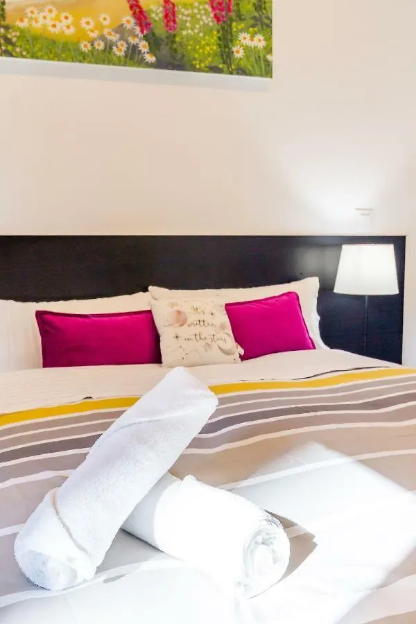 Ayz Javier Cabrini - Auto Check-In Property Madrid
